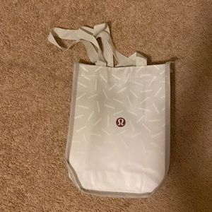 Lululemon bag 9’11’ small tote bag